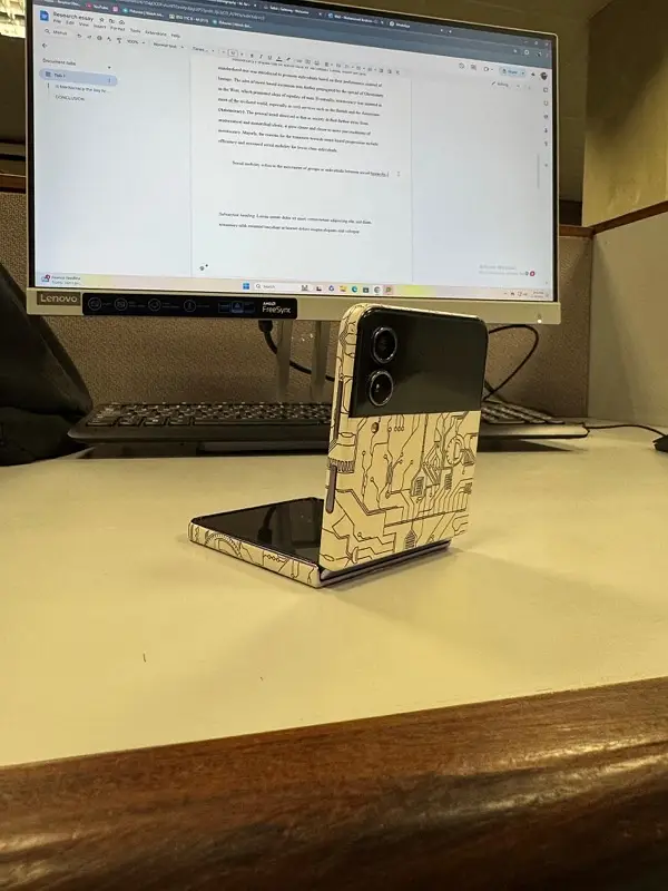 Samsung Galaxy Z Flip 4