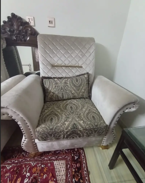 7 Seater Elegant Sofa Set