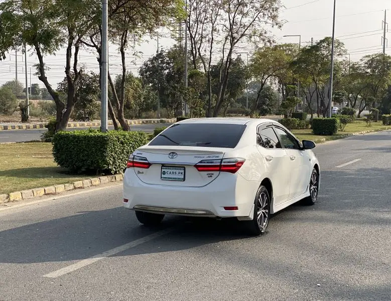 Toyota Altis Grande (2018) mod