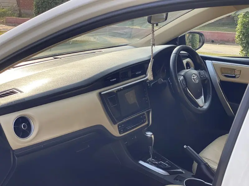 Toyota Altis Grande (2018) mod