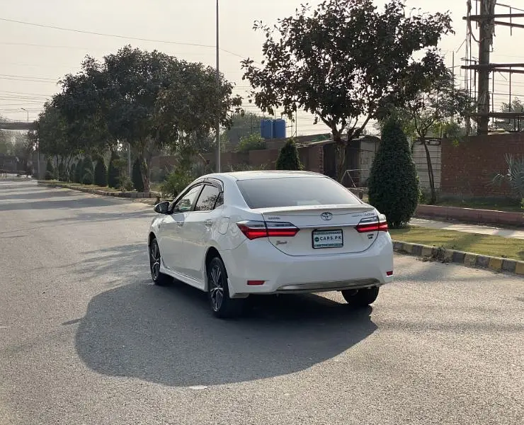 Toyota Altis Grande (2018) mod