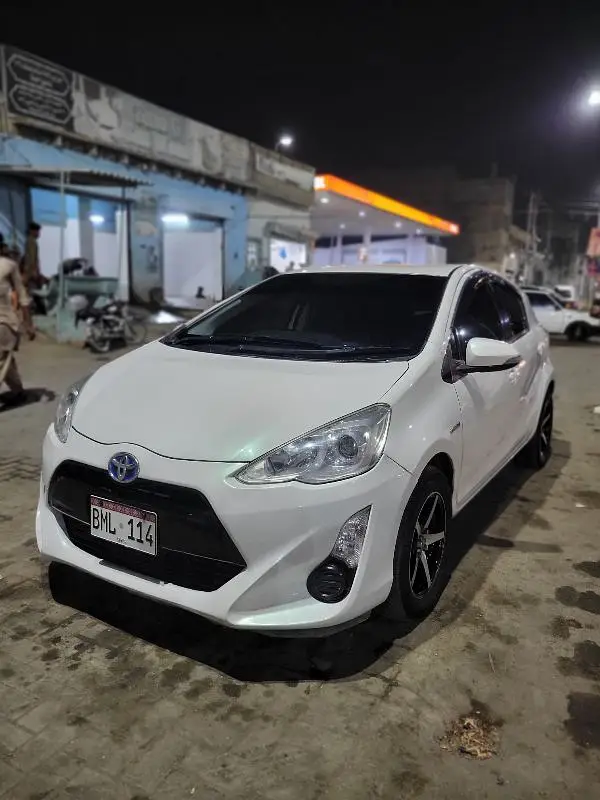 Toyota Aqua Hybrid 2015/18