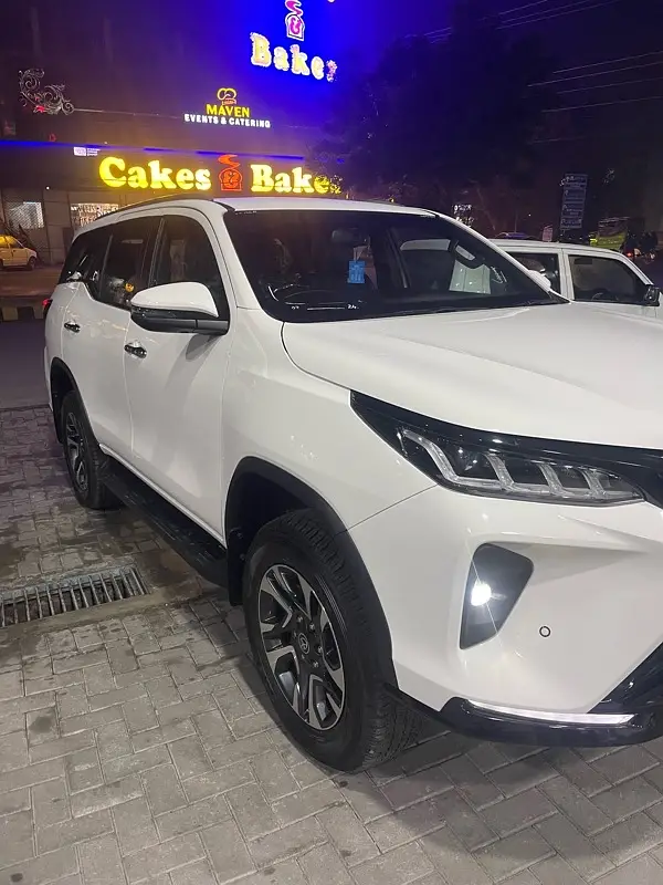 Toyota Fortuner Legender 2024