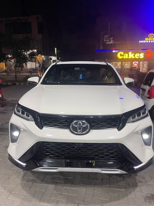 Toyota Fortuner Legender 2024
