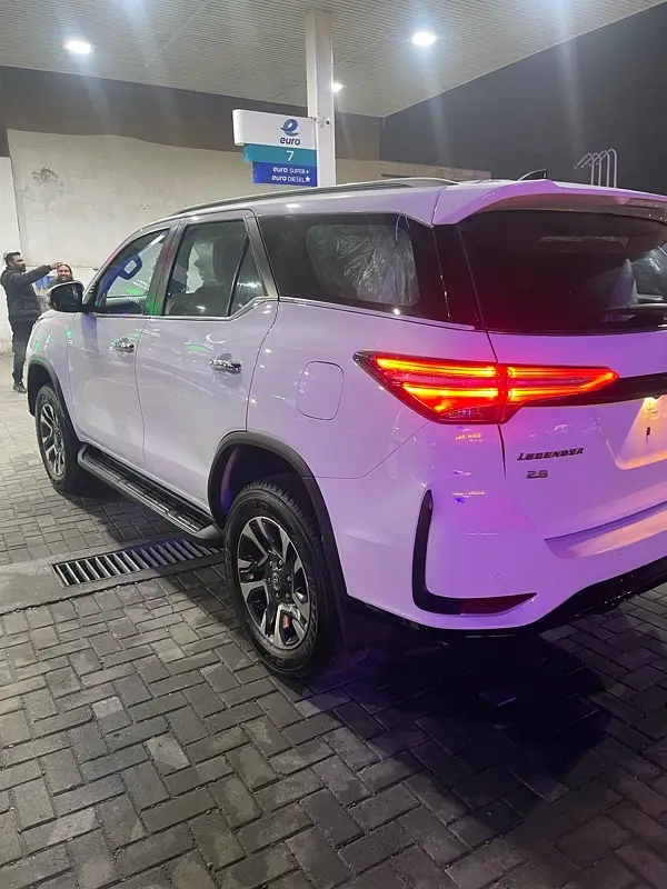 Toyota Fortuner Legender 2024
