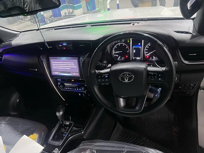 Toyota Fortuner Legender 2024