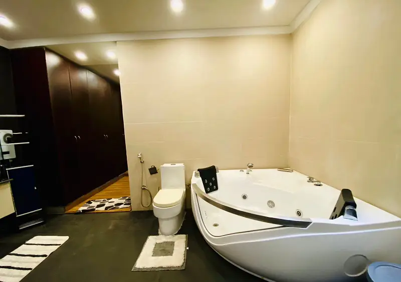 1 Kanal Beautiful Spanish Hous