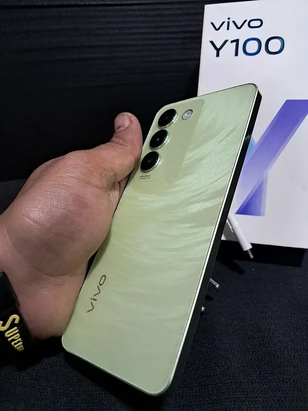 vivo y100