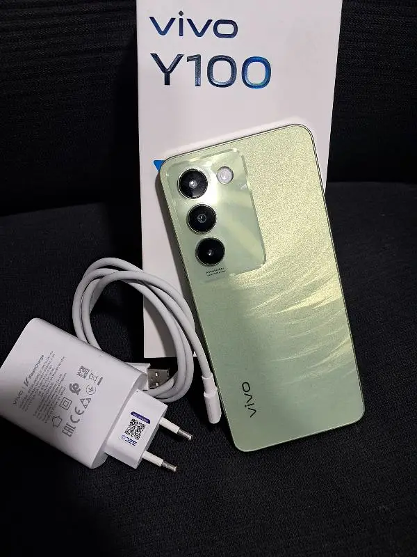 vivo y100