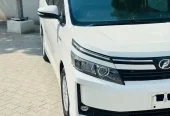 Toyota Voxy 2015