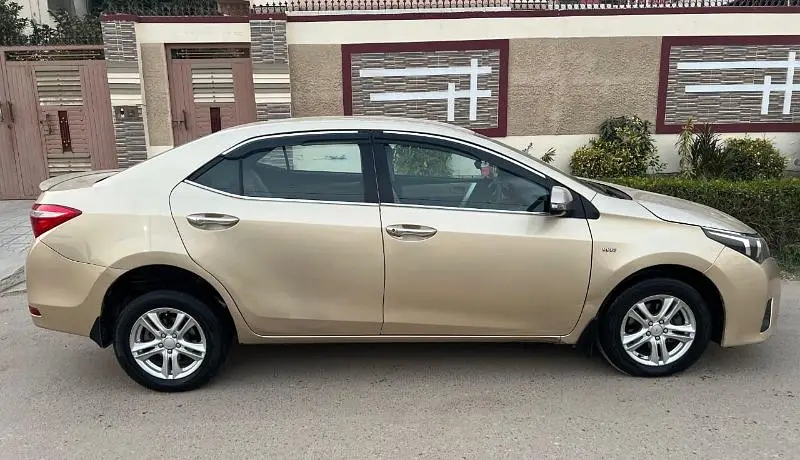 Toyota Corolla GLI model 2016