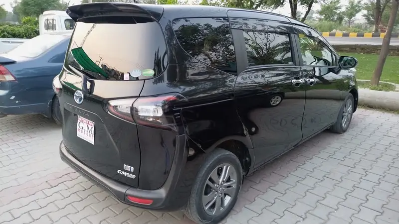 Toyota Sienta (2018) model