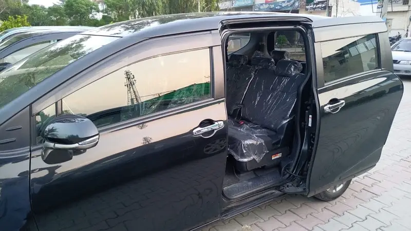 Toyota Sienta (2018) model